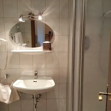 Freundsheim Apartman *