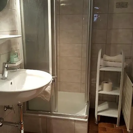 Freundsheim Apartman *