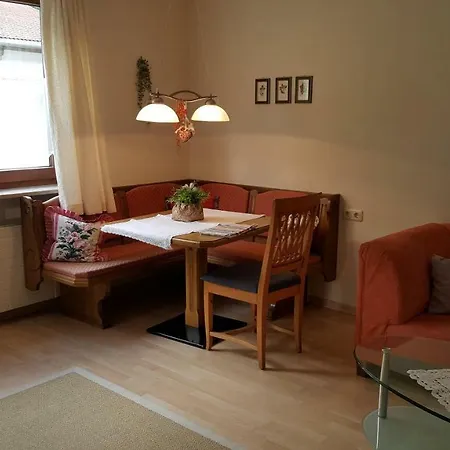 Freundsheim Apartman *