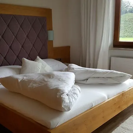 Freundsheim Apartman *